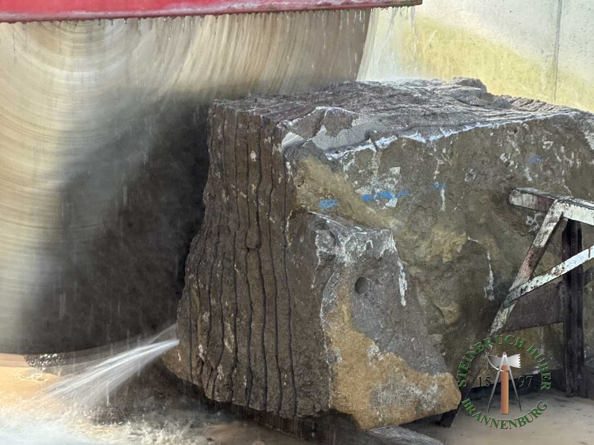 Bodenplatten - Muschelkalk Polygonalplatten gesägt 4 - Bpl-14801-01_01 - Steinbruch Huber